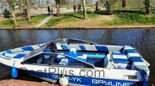Bayliner 1750 Spesifikasjoner og anmeldelser